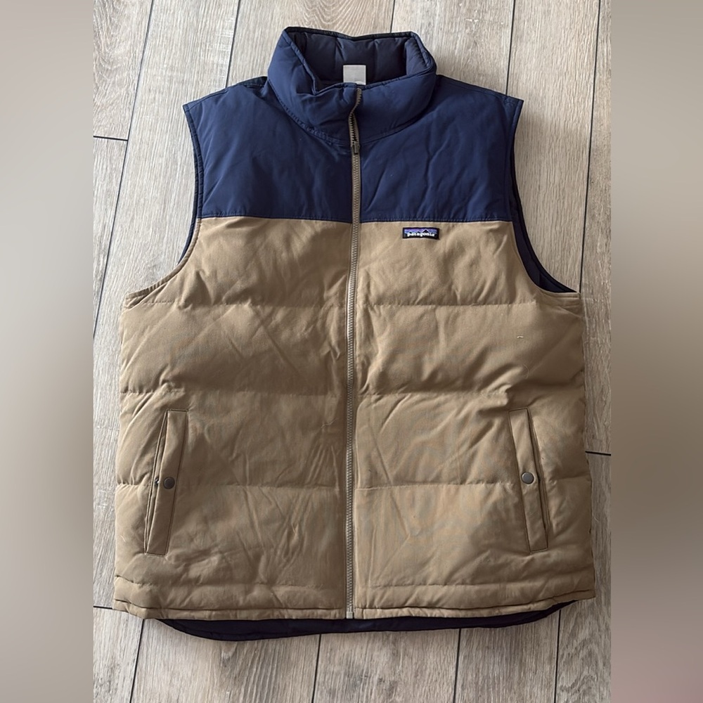 Patagonia Navy and Tan Puffer Vest